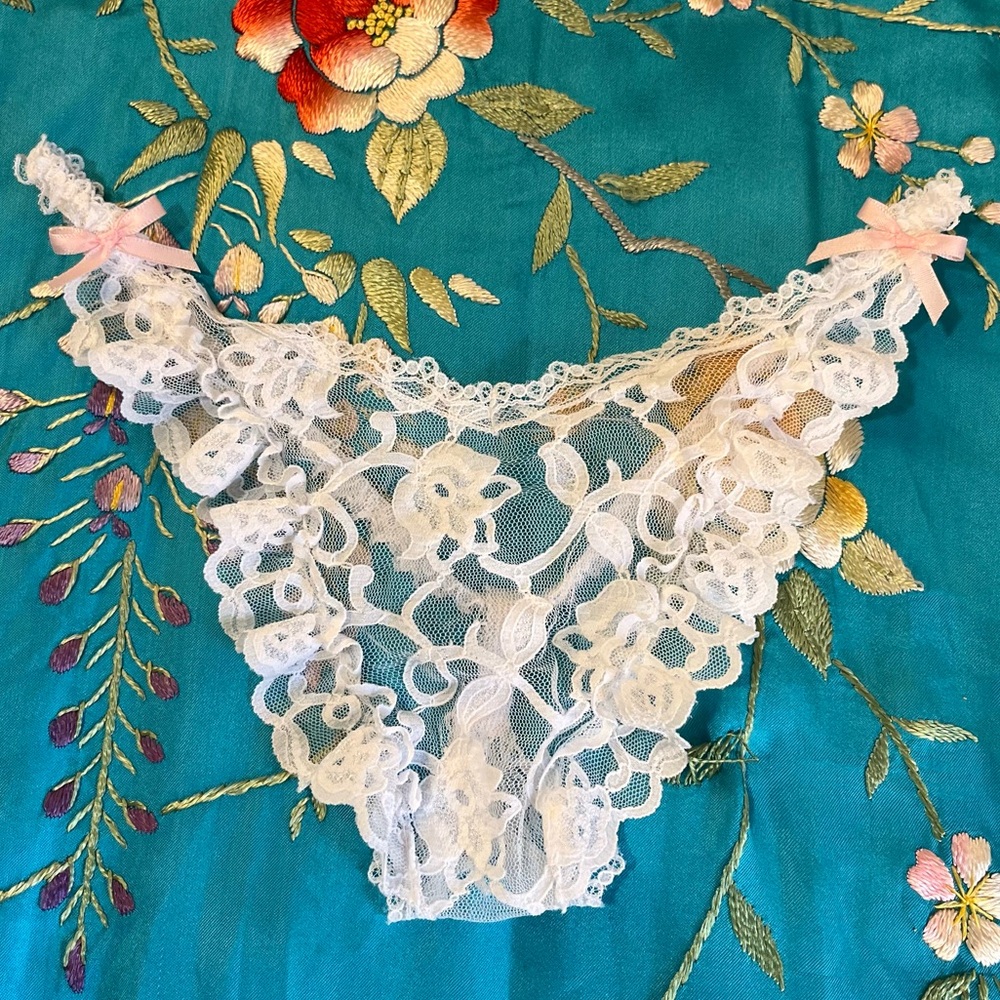 2/$60✨ Vintage Low Rise Panties